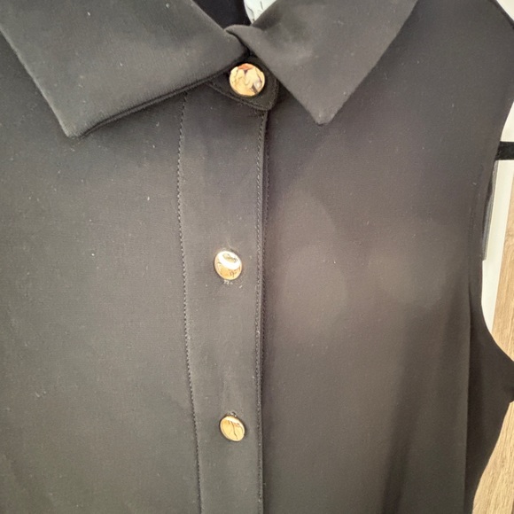 Little black dress with gold buttons - Picture 3 of 7